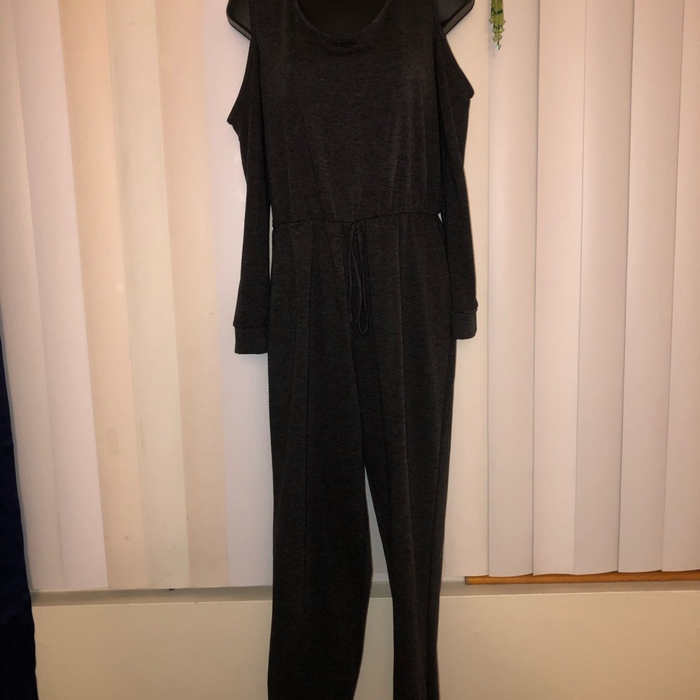VENUS Black Cold-Shoulder Drawstring Jumpsuit